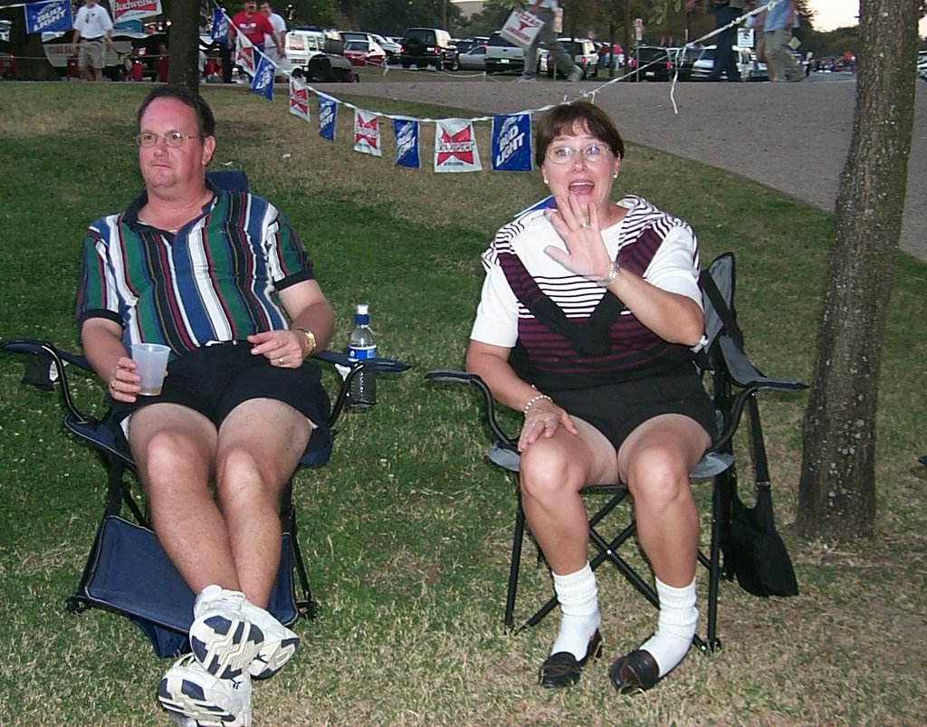 1999/11(November)/Football/1024x768_1999-11-13-TailgateTrolls.jpg