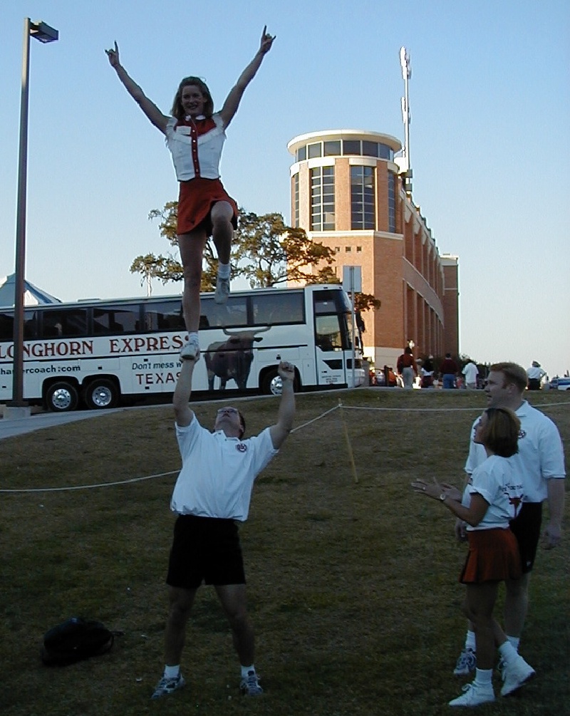 1999/11(November)/Football/800x600_1999_11_13_Football_Cheering_02.jpg
