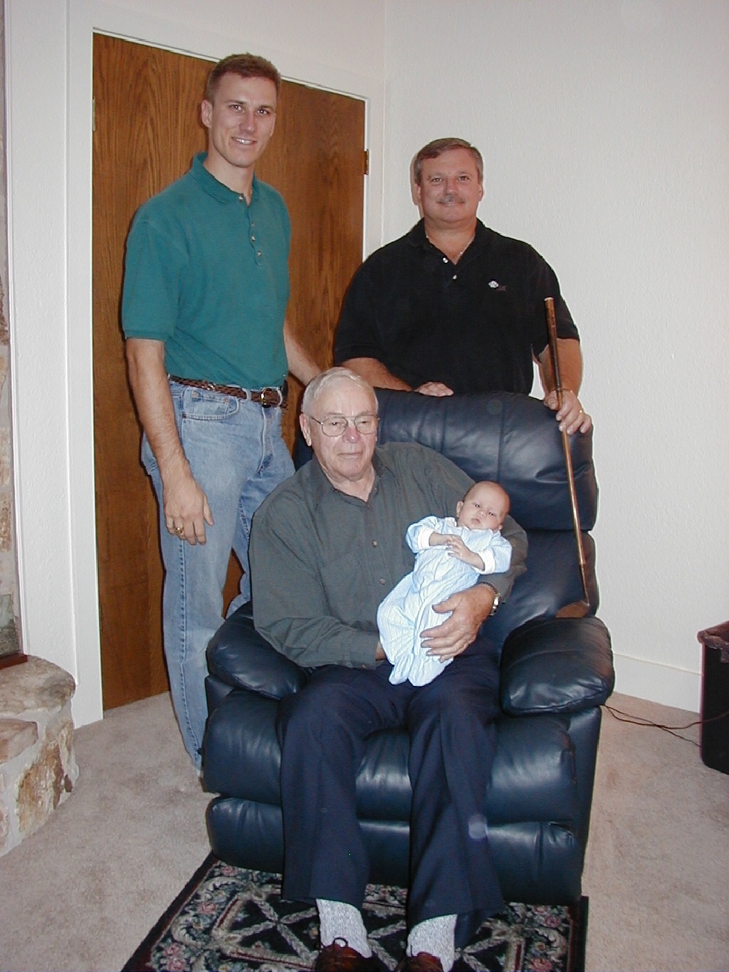 1999/11(November)/Thanksgiving/1024x768_1999-11-25-Thanksgiving-4Generatations-1.jpg