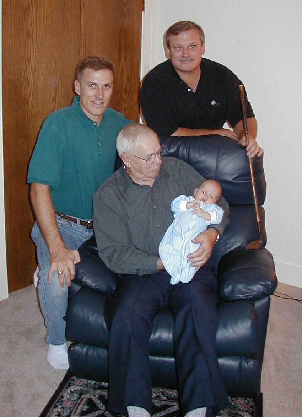 1999/11(November)/Thanksgiving/1024x768_1999-11-25-Thanksgiving-4Generatations-2.jpg