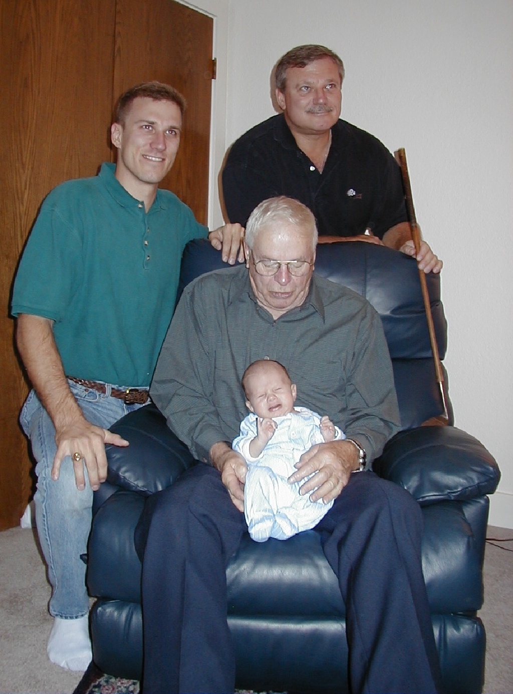 1999/11(November)/Thanksgiving/1024x768_1999-11-25-Thanksgiving-4Generatations-3.jpg