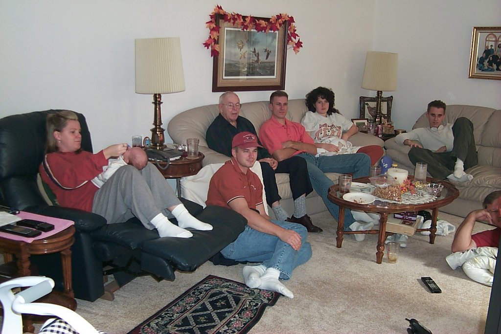 1999/11(November)/Thanksgiving/1024x768_1999-11-26-GameDay2.jpg