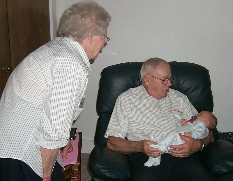 1999/11(November)/Thanksgiving/1999-11-21-Chance-Grt-Grm-Grp-Hi.jpg