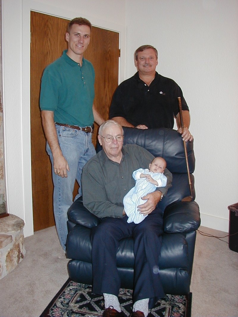 1999/11(November)/Thanksgiving/800x600_1999-11-25-Thanksgiving-4Generatations-1.jpg
