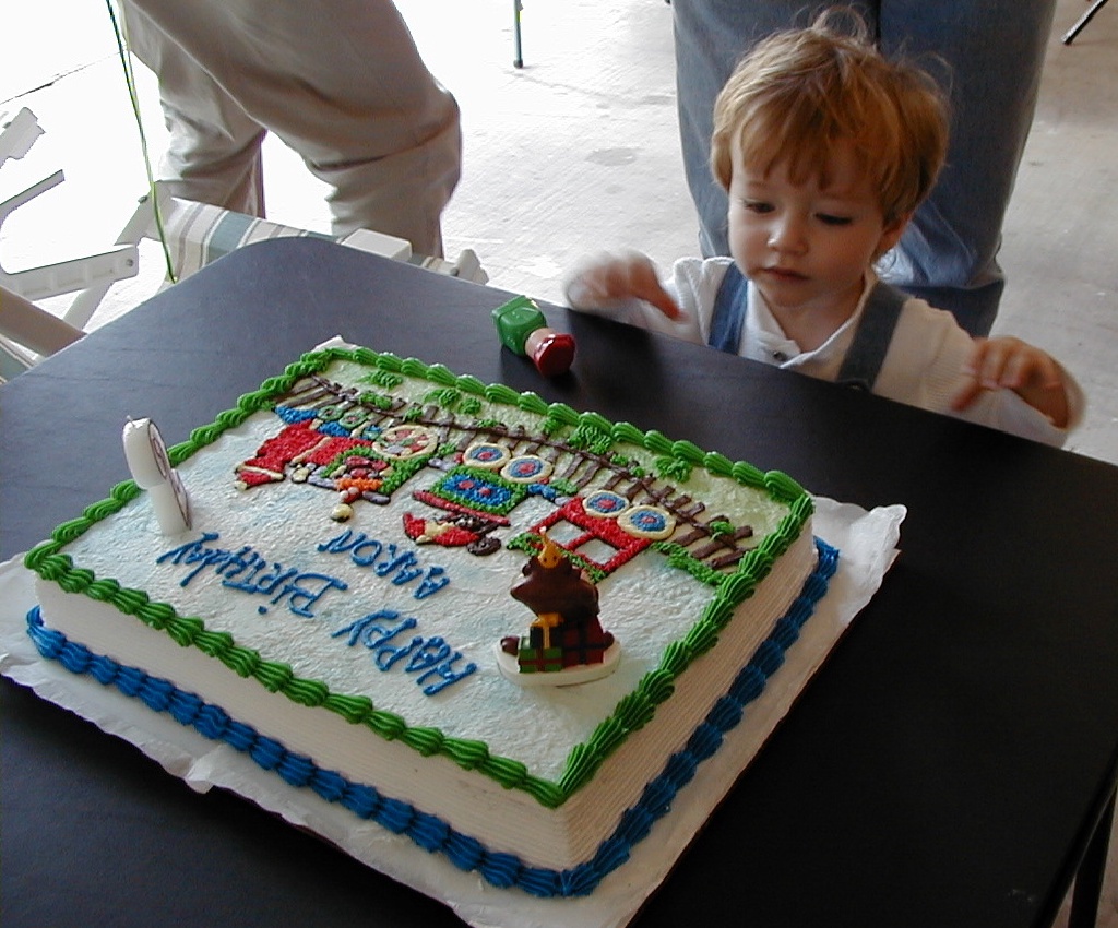 1999/12(December)/Aaron-Birthday/1999-12-04-Aaron-Bday-04.jpg
