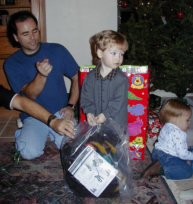 1999-12-16-Xmas-at-Mannings-Aaron-Jim-08.jpg