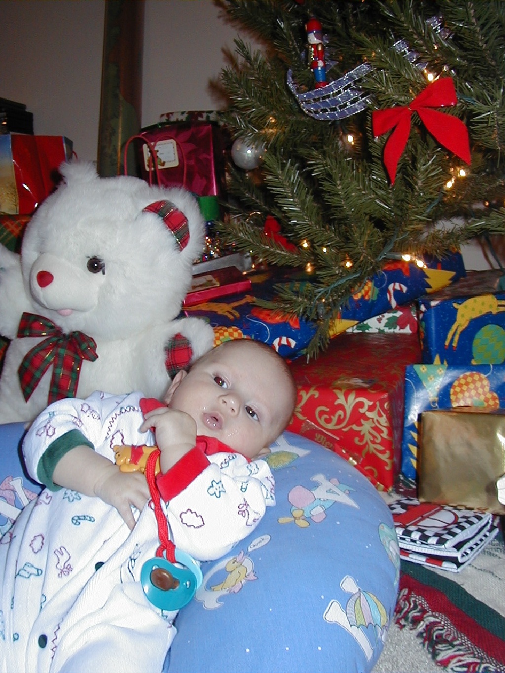 1999/12(December)/Xmas/1024x768_1999-12-22-Christmas-Bopee-Chance-04.jpg