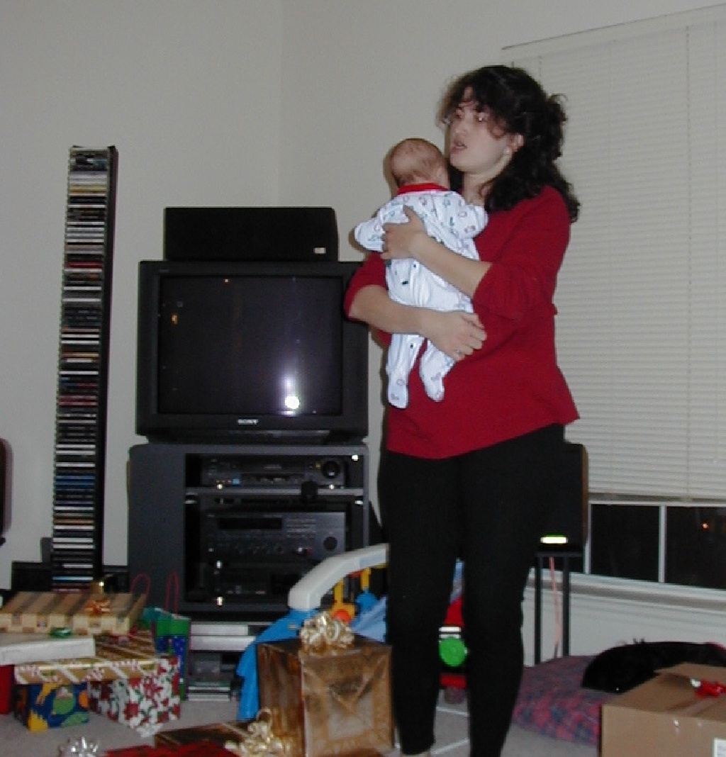 1999/12(December)/Xmas/1024x768_1999-12-22-Christmas-Suzi-Chance-Dancing-25.jpg