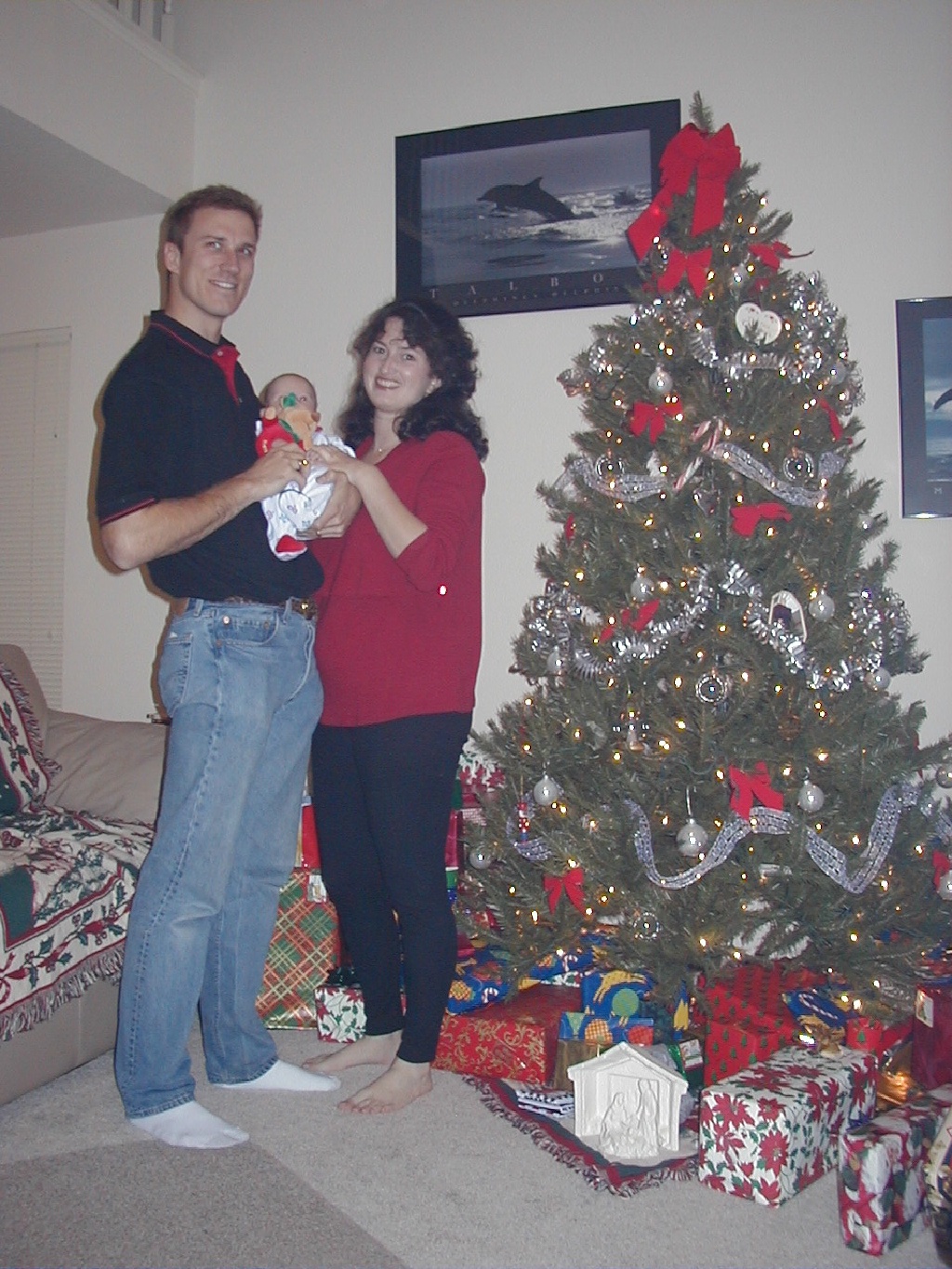 1999/12(December)/Xmas/1024x768_1999-12-22-Christmas-Travis-Suzi-Chance-01.jpg