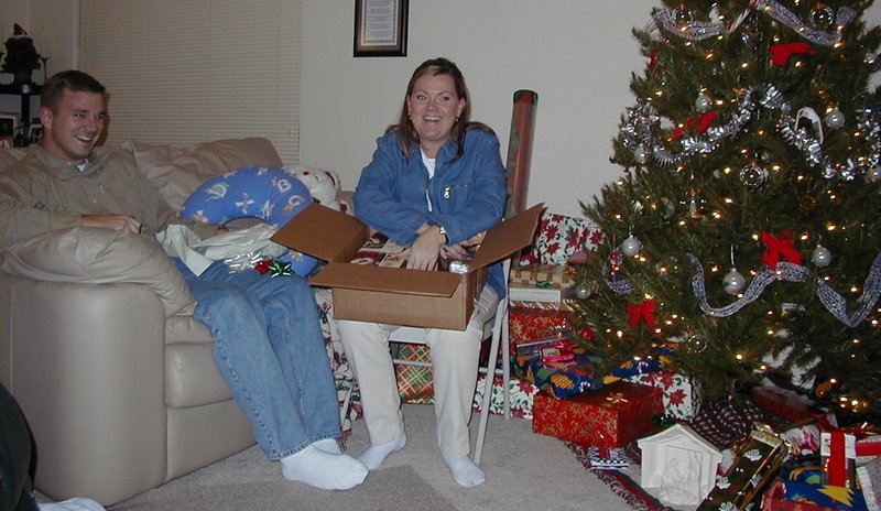 1999-12-22-Christmas-Justin-Katie-presents-in-a-present-13.jpg
