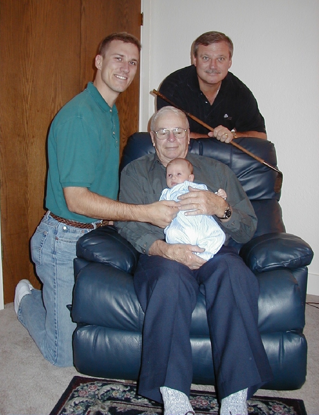 1999/Best/1024x768_1999-11-25-Thanksgiving-4Generatations-4.jpg