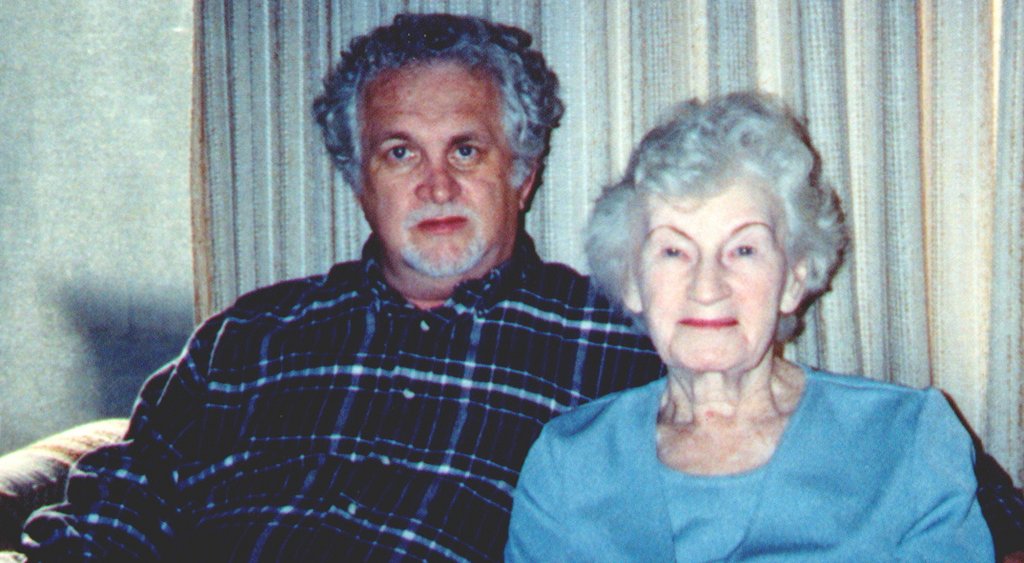 2000/01(January)/Hammett-California/1024x768_2000-01-Dad-Nana2.jpg
