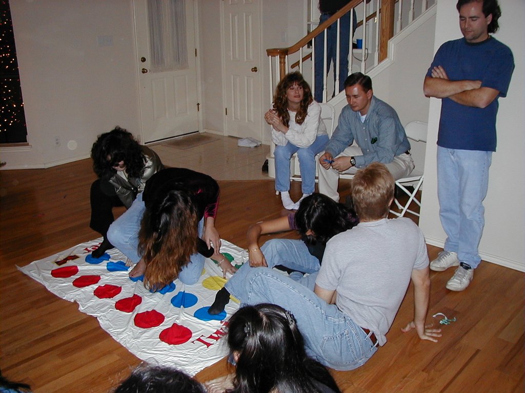 2000/01(January)/NewYears/1024x768_2000-01-01-New-Year-Twister-04.JPG