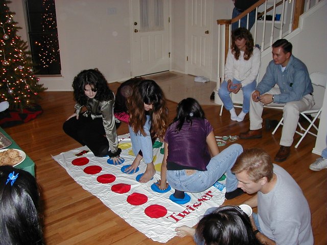 2000/01(January)/NewYears/640x480_2000-01-01-New-Year-Twister-01.JPG