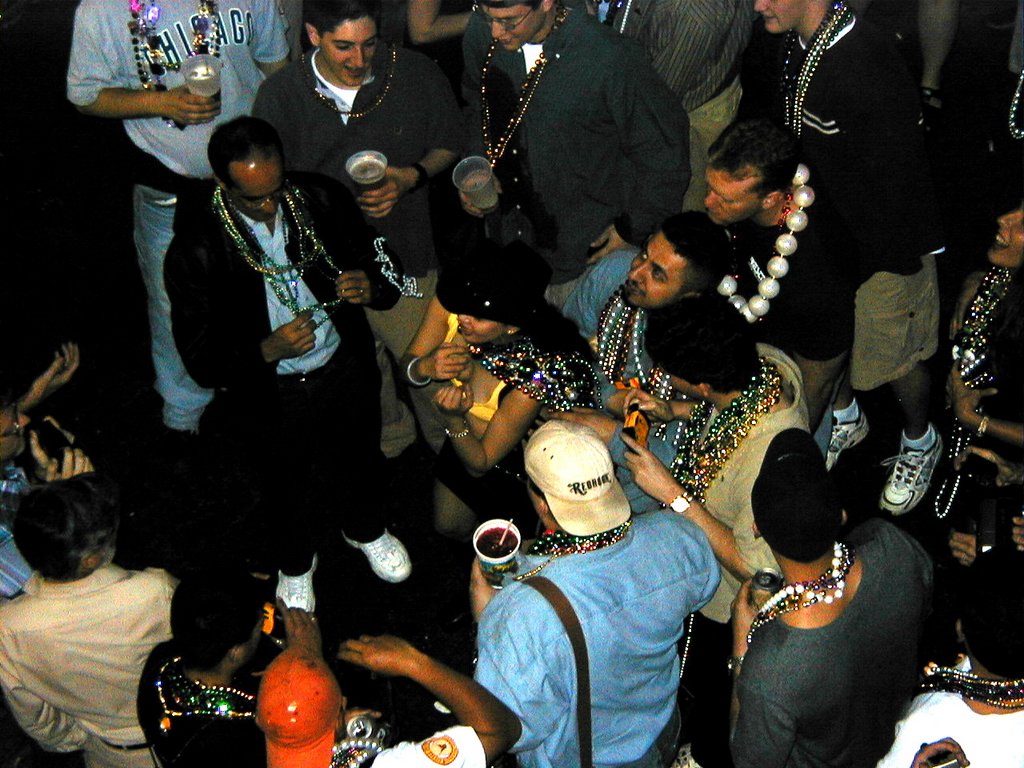 2000/03(March)/MardiGras/1024x768_2000-03-03-MG-Balcony-06.jpg
