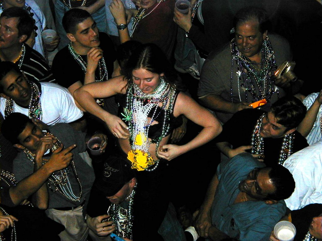 2000/03(March)/MardiGras/1024x768_2000-03-03-MG-Balcony-08.jpg