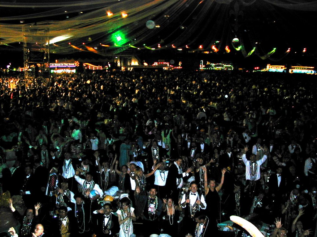 2000/03(March)/MardiGras/1024x768_2000-03-03-MG-Extravaganza-1.jpg