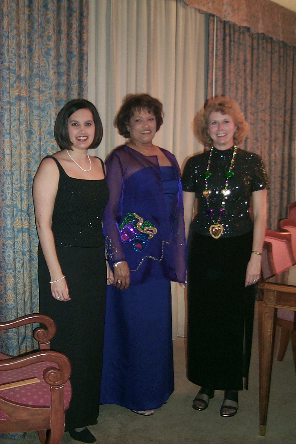 2000/03(March)/MardiGras/1024x768_2000-03-04-1082-Jennifer-Sybil-Janeen-Before-Extravaganza.jpg