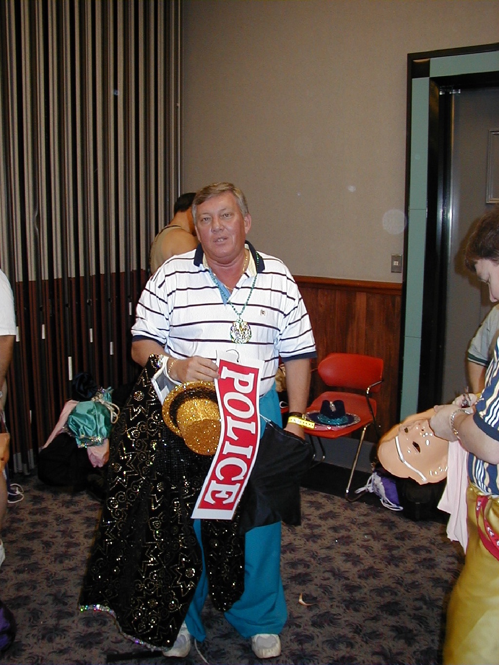 2000/03(March)/MardiGras/1024x768_2000-03-04-MG-Staging-Randy-1.jpg
