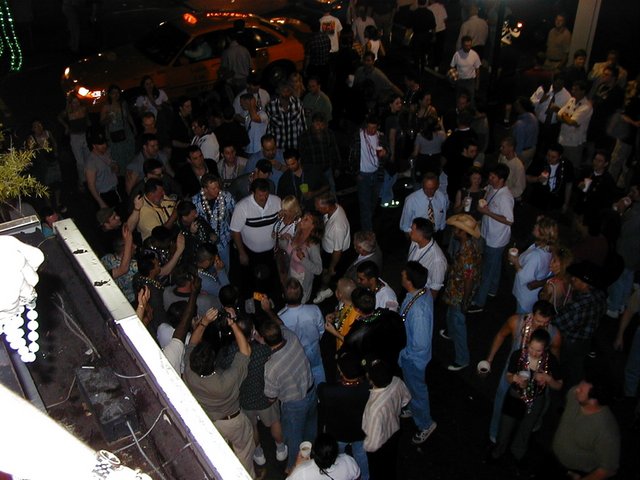 2000/03(March)/MardiGras/640x480_2000-03-03-MG-Balcony-01.jpg