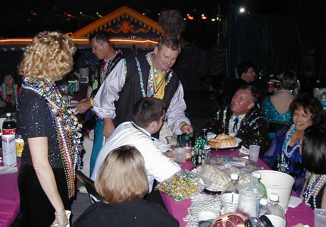 2000/03(March)/MardiGras/640x480_2000-03-03-MG-Extravaganza-3.jpg