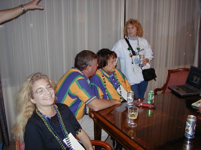 2000/03(March)/MardiGras/800x600_2000-03-03-MG-Beans-n-Jeans-Paula-Randy-Sybil-Janeen-01.jpg