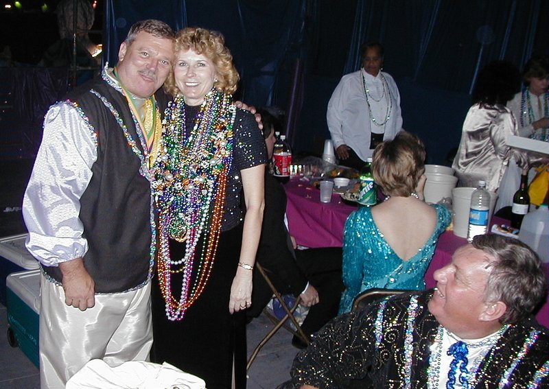 2000/03(March)/MardiGras/800x600_2000-03-03-MG-Extravaganza-Jim-Janeen-4.jpg