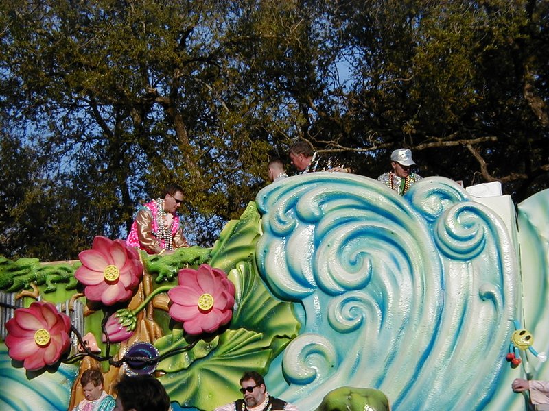2000/03(March)/MardiGras/800x600_2000-03-04-MG-Float-1.jpg