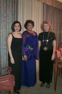 2000-03-04-1082-Jennifer-Sybil-Janeen-Before-Extravaganza.jpg