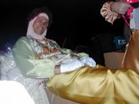 2000-03-04-MG-Float-Travis-Kicked-Back-6.jpg