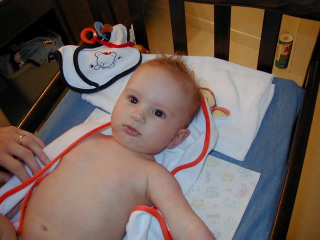 2000/03(March)/Misc/640x480_2000-03-Chance-Towel2.jpg