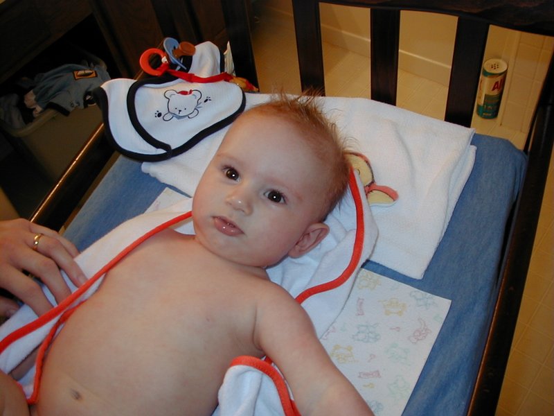 2000/03(March)/Misc/800x600_2000-03-Chance-Towel2.jpg