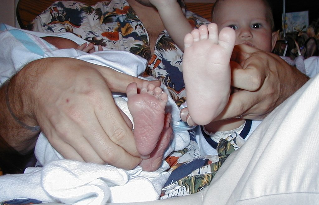 2000/03(March)/Vale/1024x768_2000-03-05-Vale-Chance-Feet-09.jpg