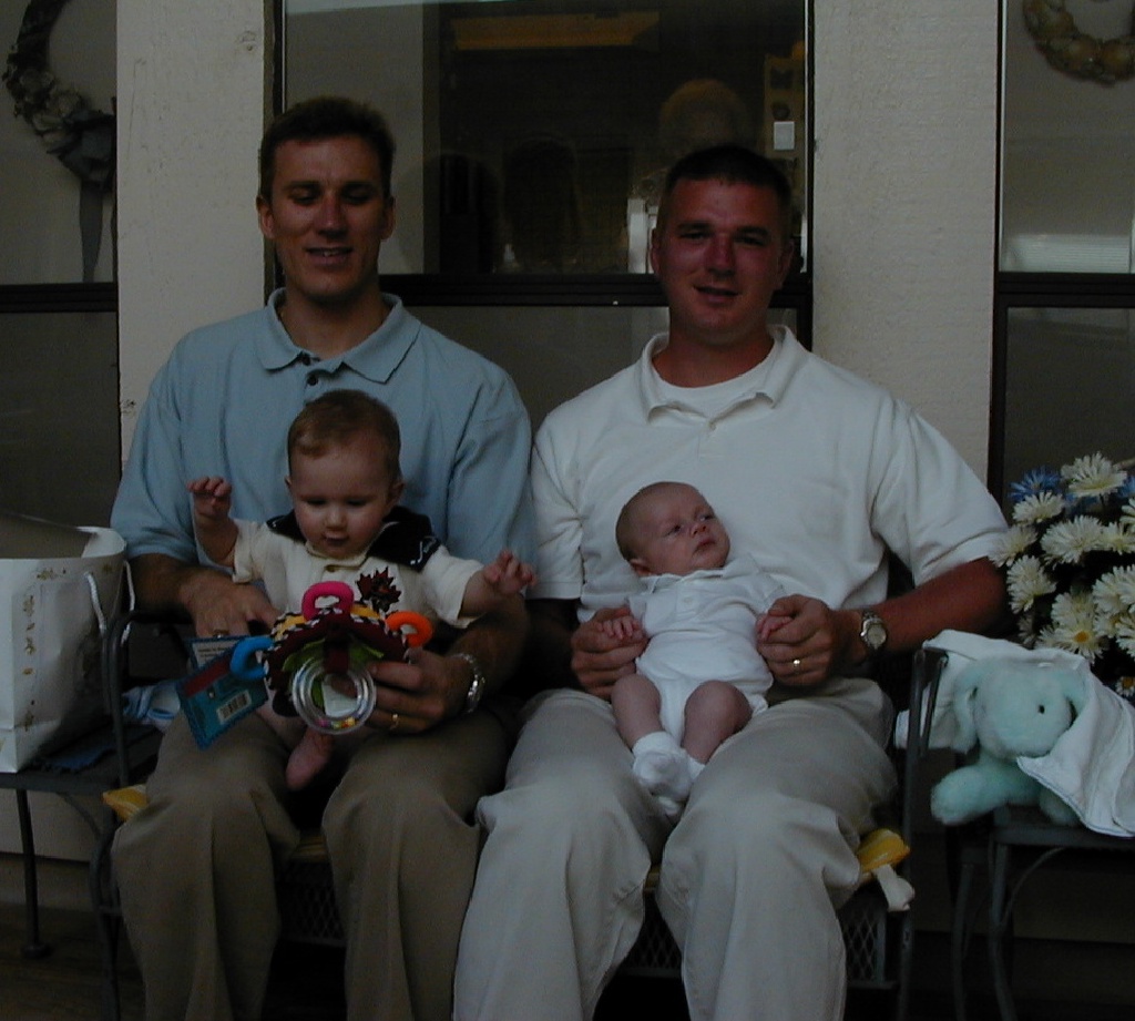 2000/04(April)/Easter/1024x768_2000-04-23-Easter-Travis-Chance-Justin-Vale-19.jpg