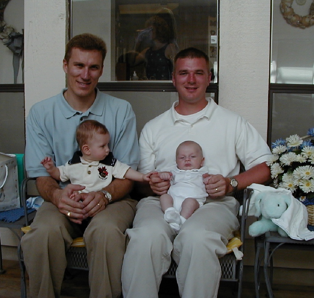 2000/04(April)/Easter/1024x768_2000-04-23-Easter-Travis-Chance-Justin-Vale-24.jpg