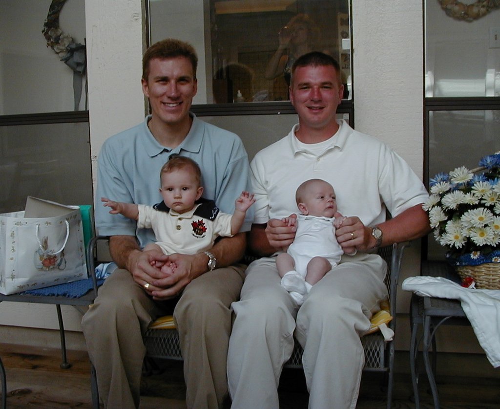 2000/04(April)/Easter/1024x768_2000-04-23-Easter-Travis-Chance-Justin-Vale-26.jpg
