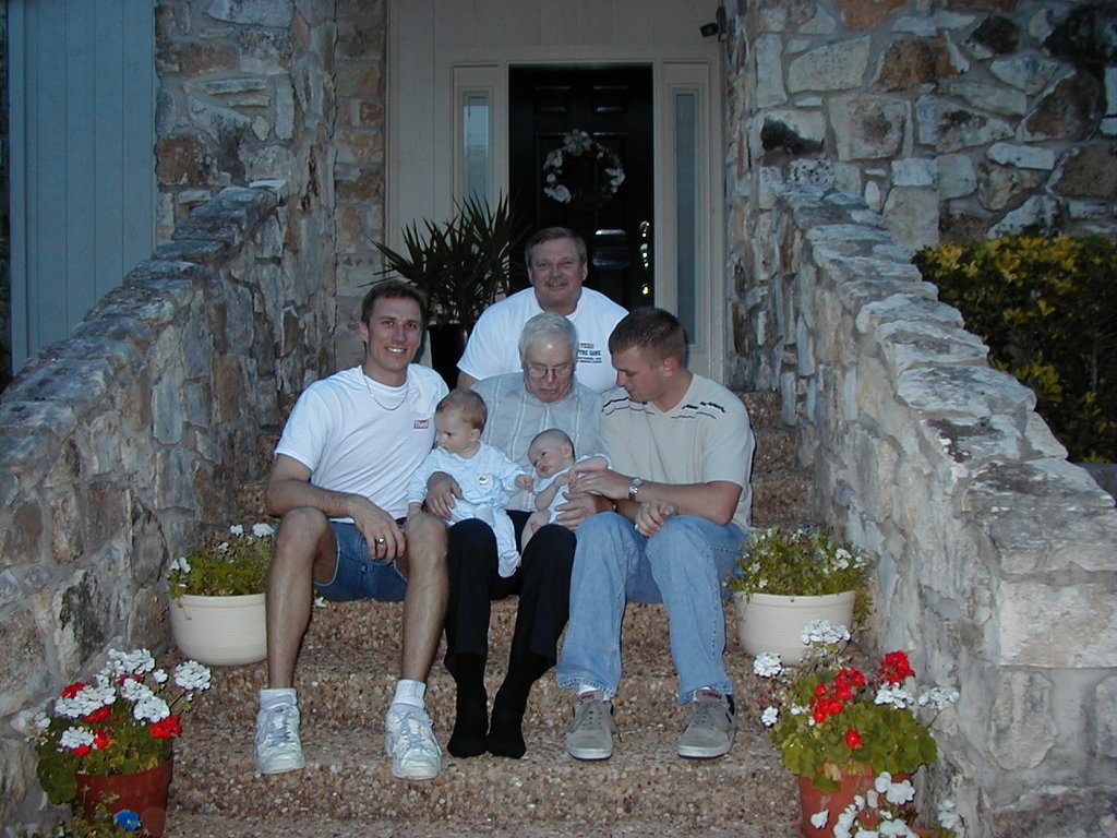 2000/04(April)/Easter/1024x768_2000-04-27-Post-Easter-Travis-Chance-Melvin-Vale-Justin-Jim-09.jpg