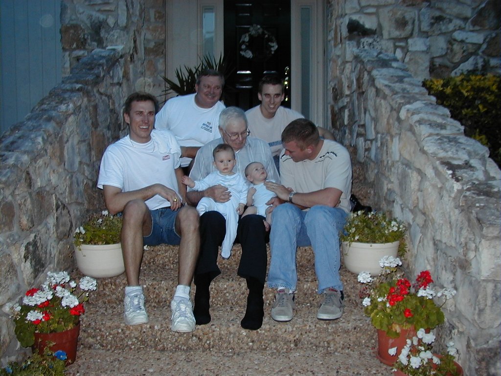 2000/04(April)/Easter/1024x768_2000-04-27-Post-Easter-Travis-Chance-Melvin-Vale-Justin-Jim-Josh-12.jpg