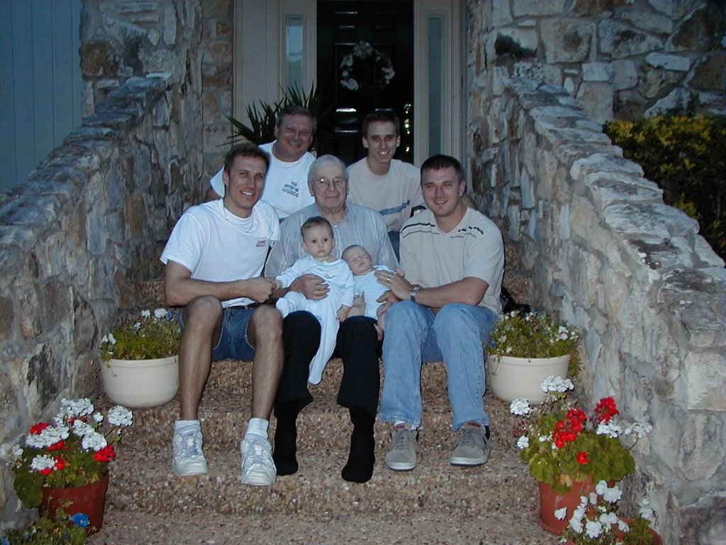 2000/04(April)/Easter/1024x768_2000-04-27-Post-Easter-Travis-Chance-Melvin-Vale-Justin-Jim-Josh-13.jpg