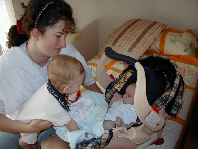 2000/04(April)/Easter/640x480_2000-04-23-Easter-Suzi-Chance-Vale-30.jpg