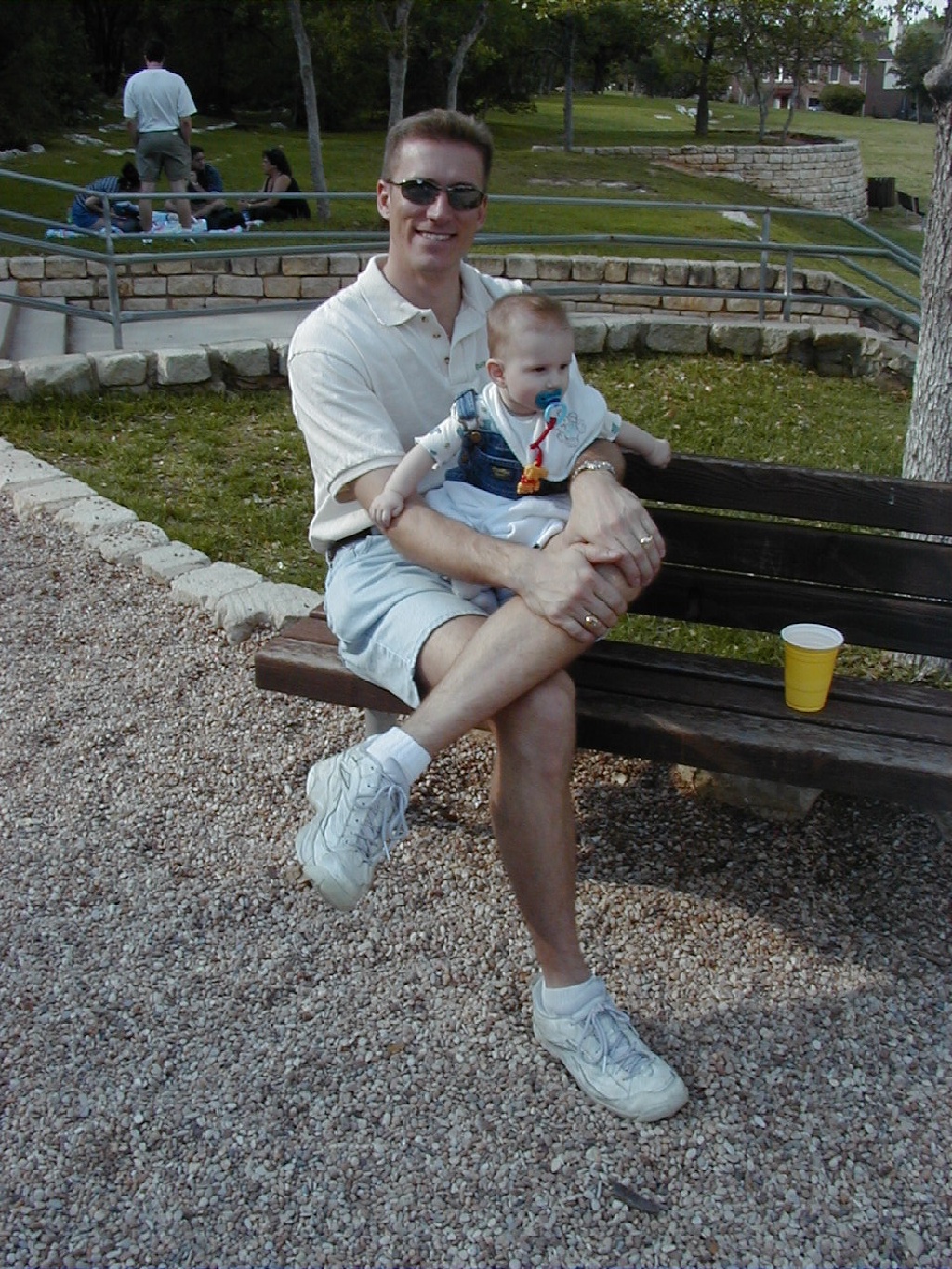 2000/04(April)/FEMALE-Picnic/1024x768_2000-04-15-FEMALE-Picnic-01.jpg