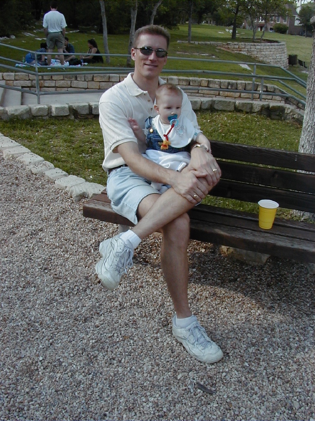 2000/04(April)/FEMALE-Picnic/1024x768_2000-04-15-FEMALE-Picnic-02.jpg