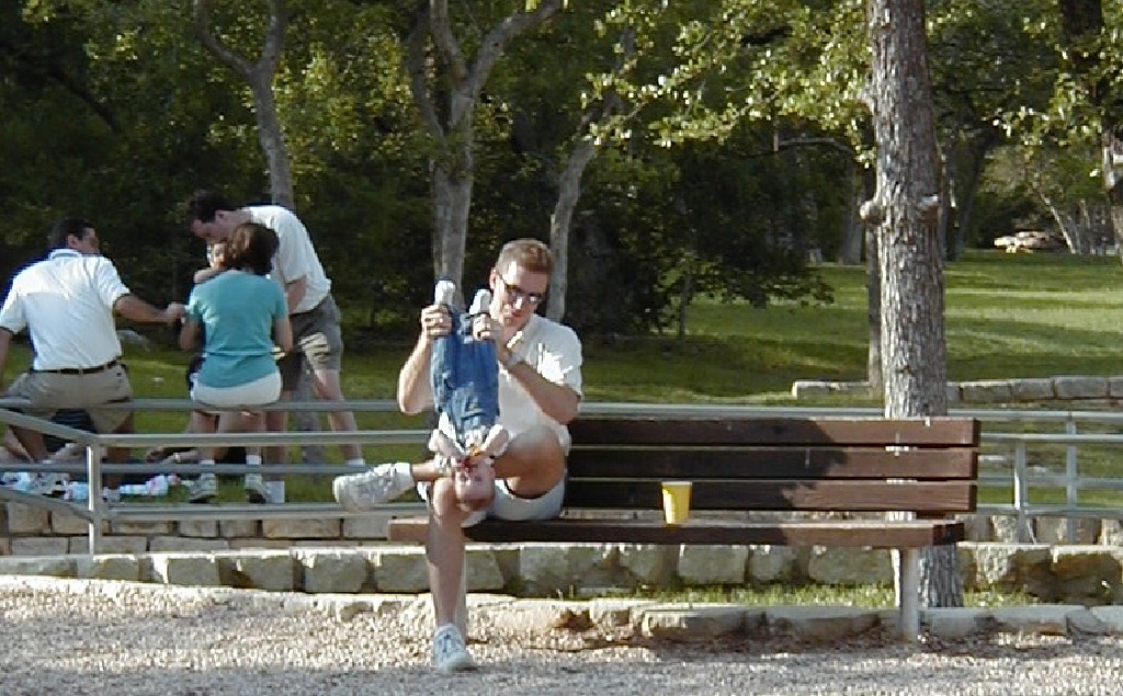 2000/04(April)/FEMALE-Picnic/1024x768_2000-04-15-FEMALE-Picnic-07.jpg