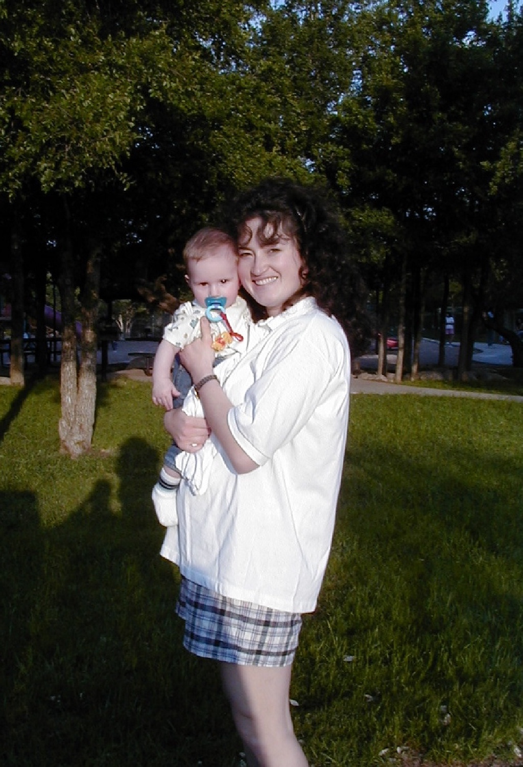 2000-04-15-FEMALE-Picnic-15.jpg