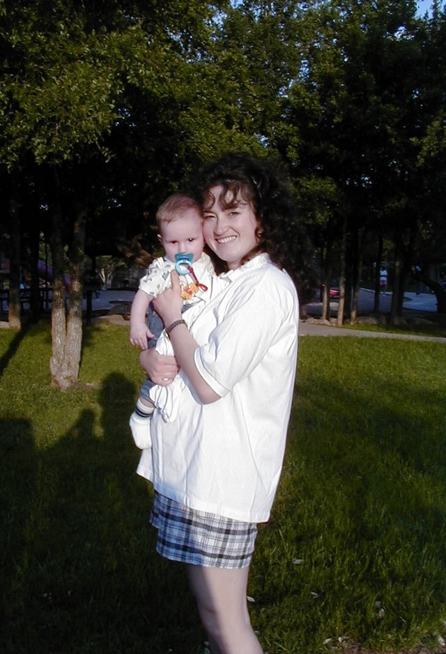 2000-04-15-FEMALE-Picnic-15.jpg