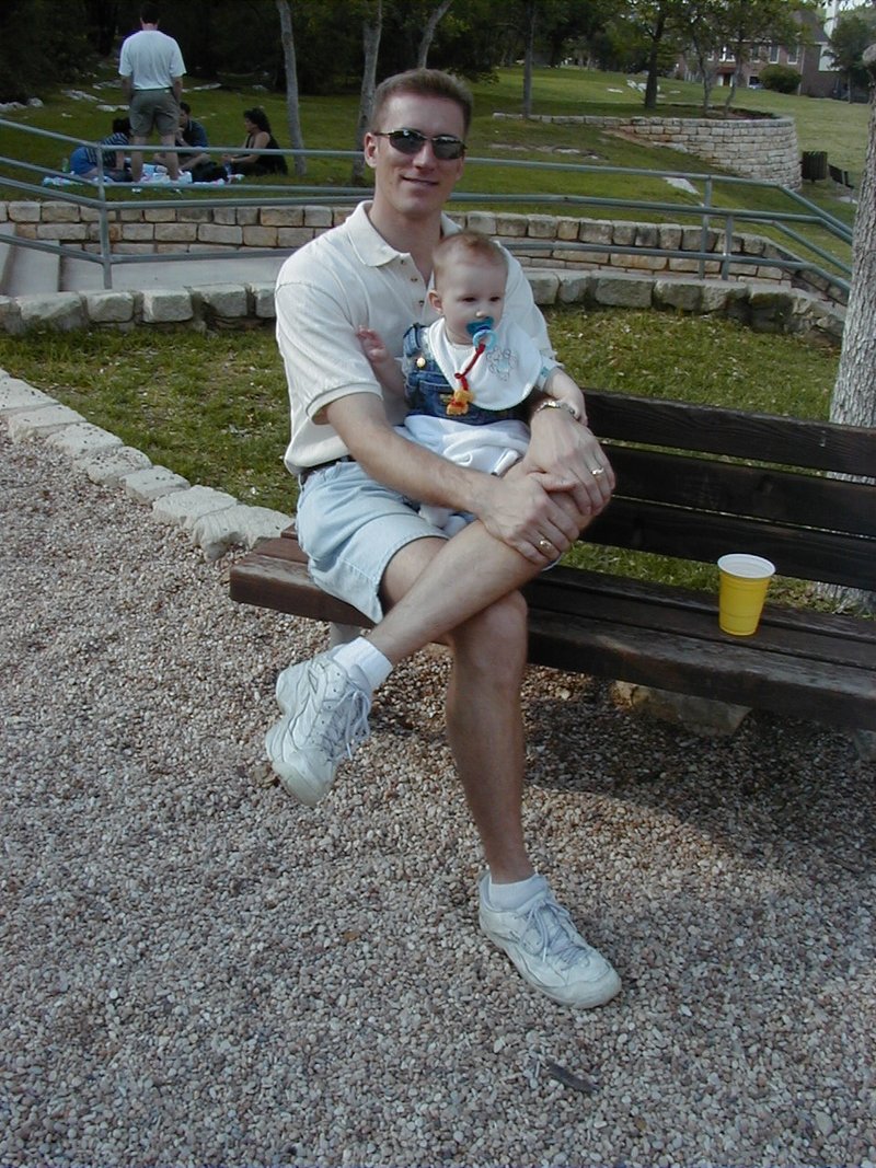 2000/04(April)/FEMALE-Picnic/800x600_2000-04-15-FEMALE-Picnic-02.jpg