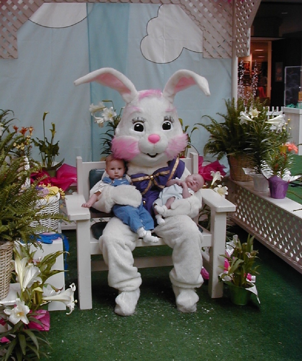 2000/04(April)/Misc/1024x768_2000-04-20-Chance-Vale-Easter-Bunny-05.jpg