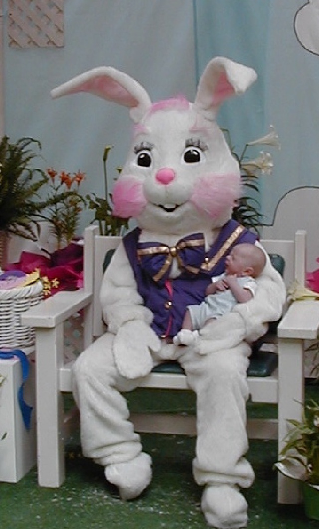 2000-04-20-Vale-Easter-Bunny-09.jpg