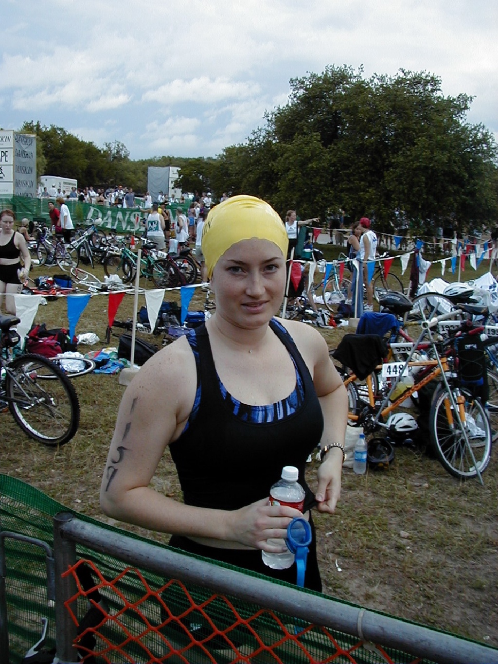2000/06(June)/Danskin/1024x768_2000-06-04-Danskin-01.JPG