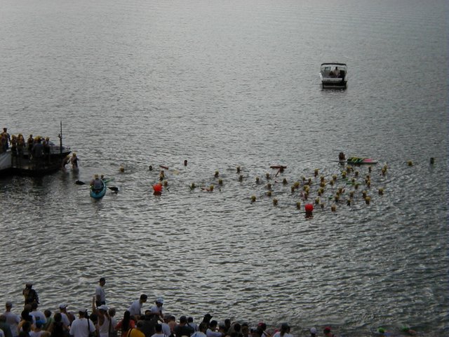 2000/06(June)/Danskin/640x480_2000-06-04-Danskin-09.JPG